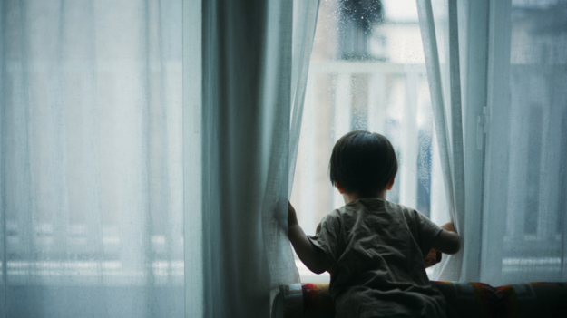 cortinas-con-ninos mejores cortinas si tienes niños